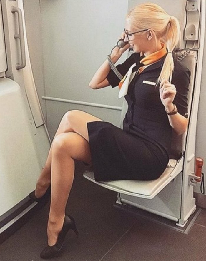 33 Funny Flight Attendants That Will Make Your Day-21