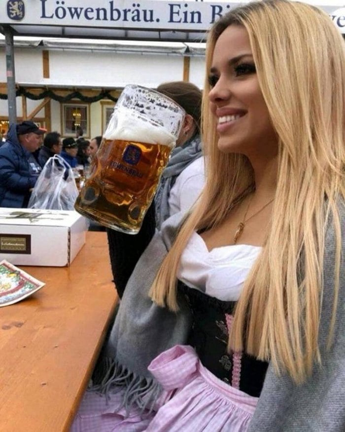 Gorgeous Girls At Oktoberfest (50 Photos)-22