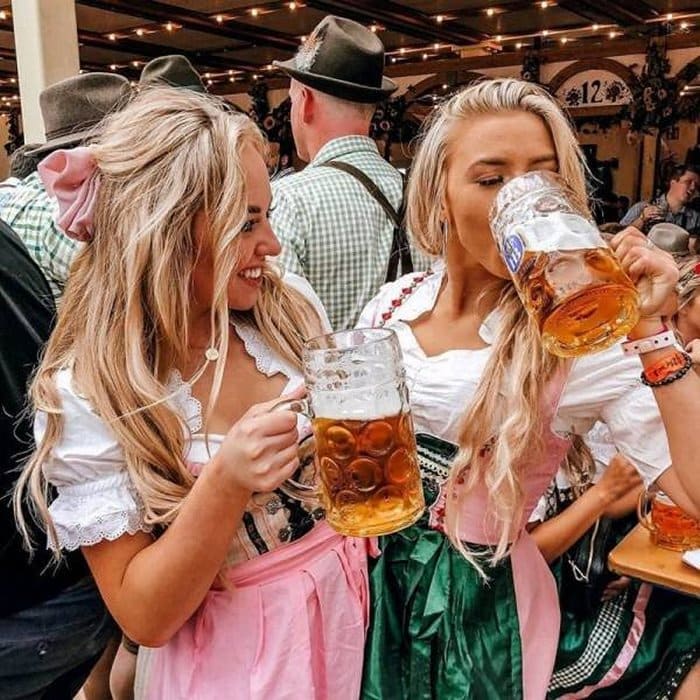 Gorgeous Girls At Oktoberfest (50 Photos)-30