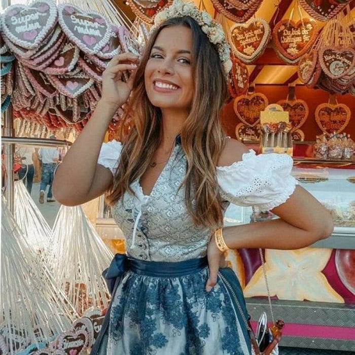 Gorgeous Girls At Oktoberfest (50 Photos)-31