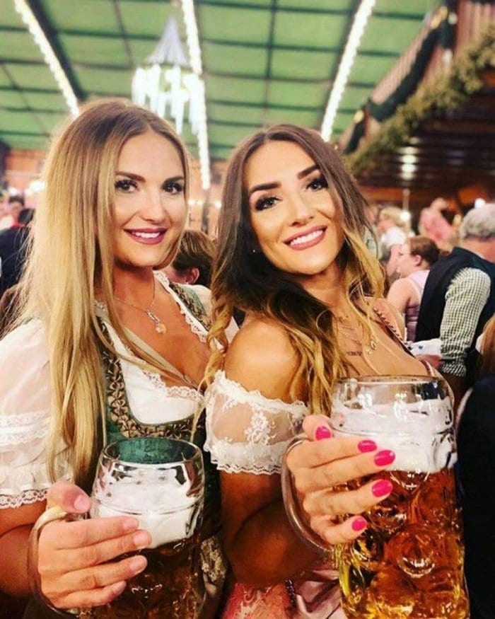 Gorgeous Girls At Oktoberfest (50 Photos)-33