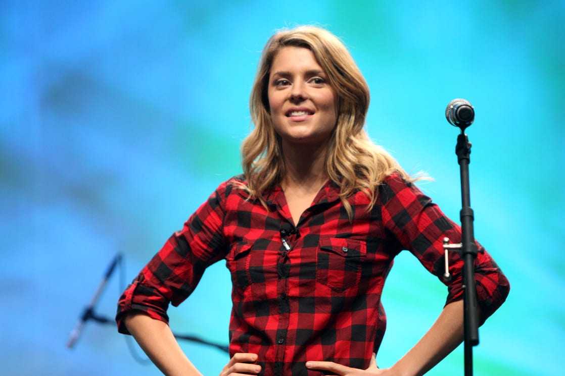 51 Hot Pictures Of Grace Helbig Which Will Make You Become Hopelessly Smitten With Her Attractive Body 28