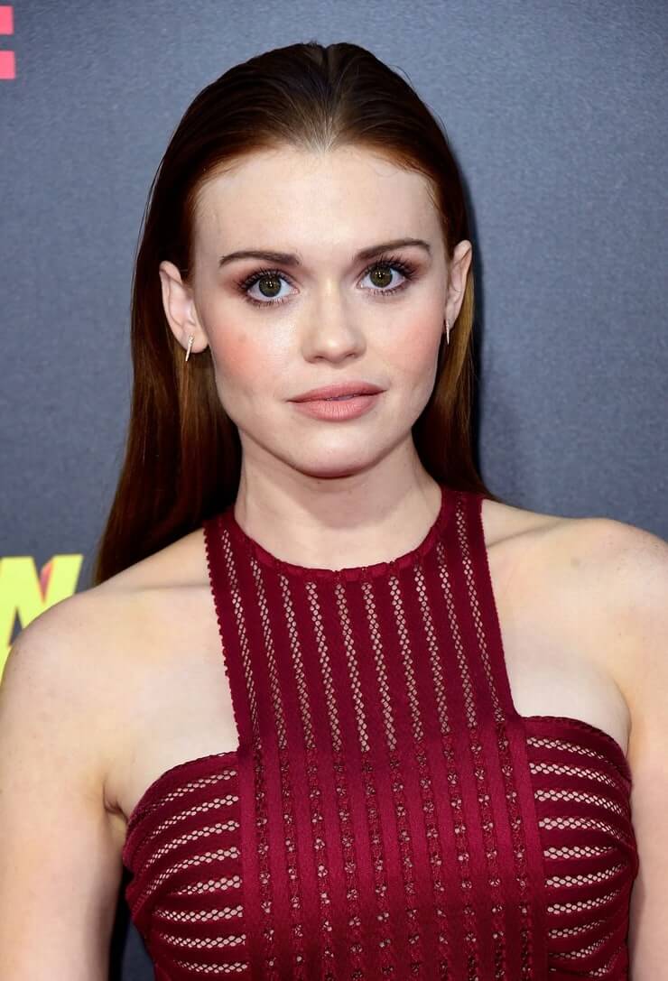 70+ Hot Pictures Of Holland Roden Will Drive You Nuts For Her 6