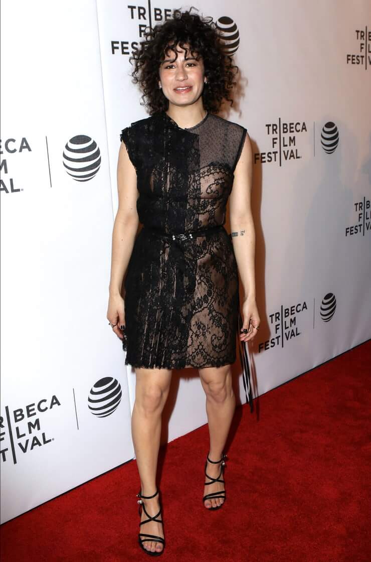 ilana glazer hot feets