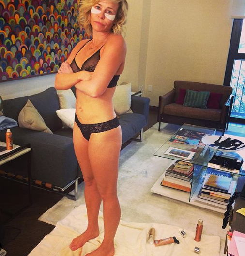 50 Sexy and Hot Chelsea Handler Pictures – Bikini, Ass, Boobs 17