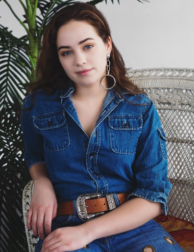 50 Sexy and Hot Mary Mouser Pictures – Bikini, Ass, Boobs 25
