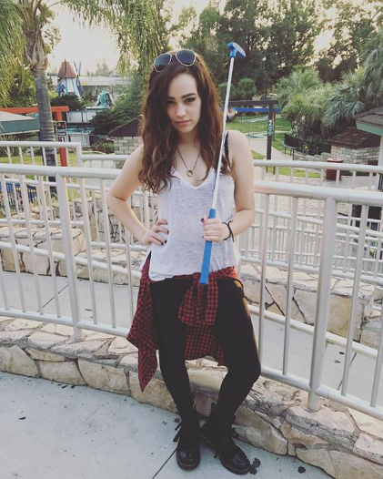 50 Sexy and Hot Mary Mouser Pictures – Bikini, Ass, Boobs 33
