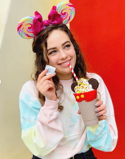 50 Sexy and Hot Mary Mouser Pictures – Bikini, Ass, Boobs 44