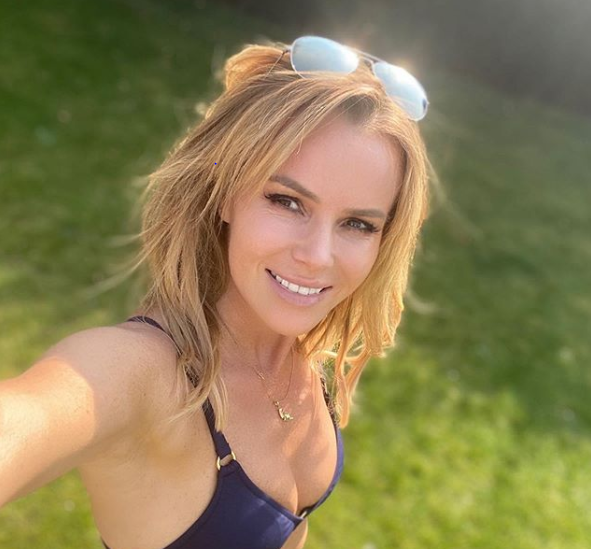 45 Sexy and Hot Amanda Holden Pictures – Bikini, Ass, Boobs 6