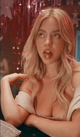 58 Sexy and Hot Sydney Sweeney Pictures – Bikini, Ass, Boobs 27