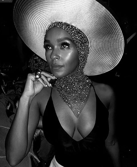 45 Sexy and Hot Janelle Monae Pictures – Bikini, Ass, Boobs 39