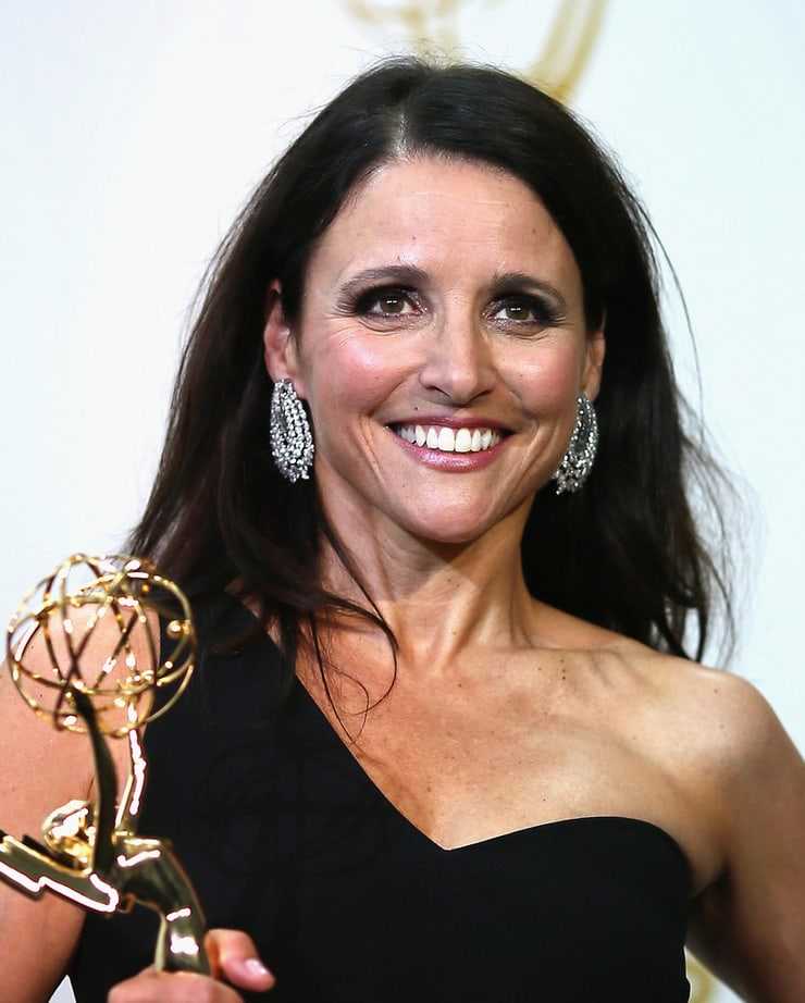 70+ Hot Pictures Of Julia Louis-Dreyfus Will Make You Fall In Love Instantly 10