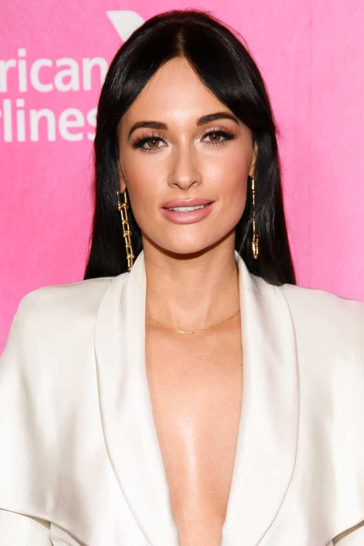 kacey musgraves cleavage