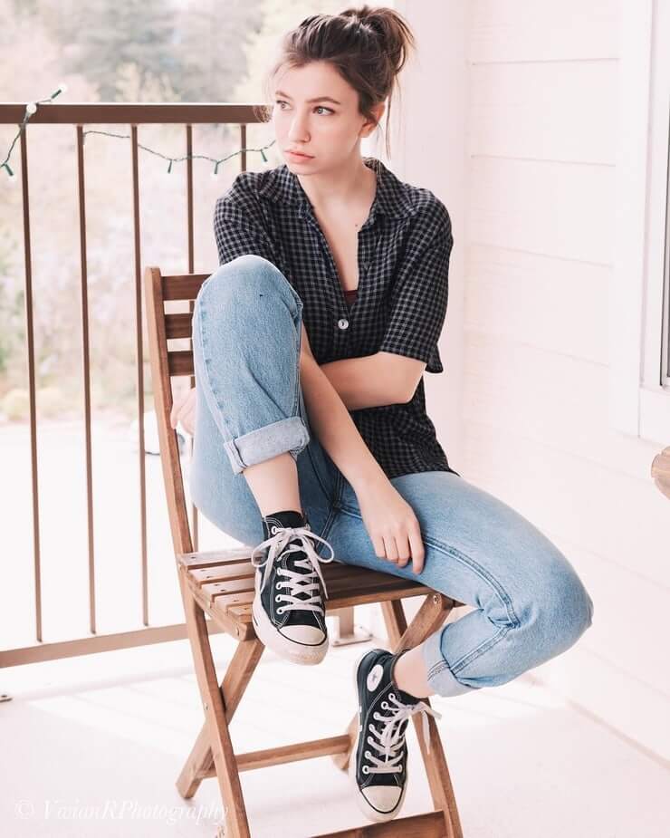 70+ Hot Pictures Of Katelyn Nacon Which Are Sure to Catch Your Attention 249