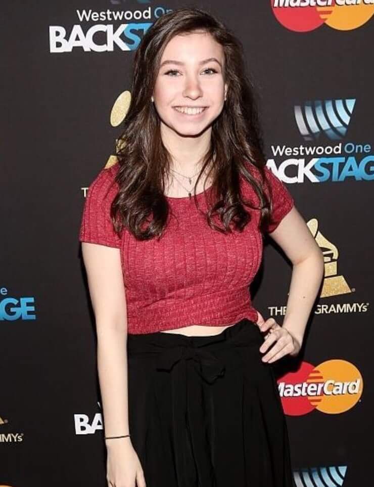 70+ Hot Pictures Of Katelyn Nacon Which Are Sure to Catch Your Attention 251