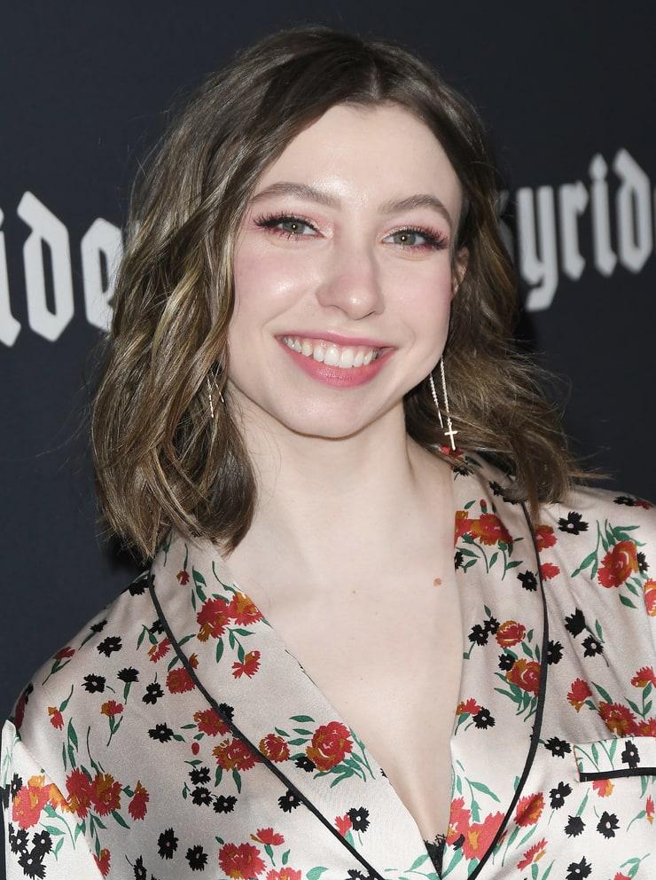 70+ Hot Pictures Of Katelyn Nacon Which Are Sure to Catch Your Attention 11
