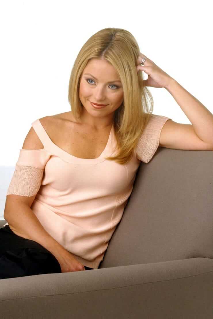 70+ Hot Pictures Of Kelly Ripa Which Prove She Is The Sexiest Woman On The Planet 285