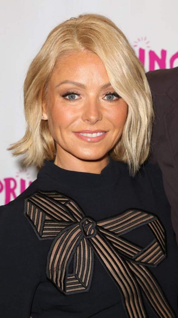 44 Sexy and Hot Kelly Ripa Pictures – Bikini, Ass, Boobs 24