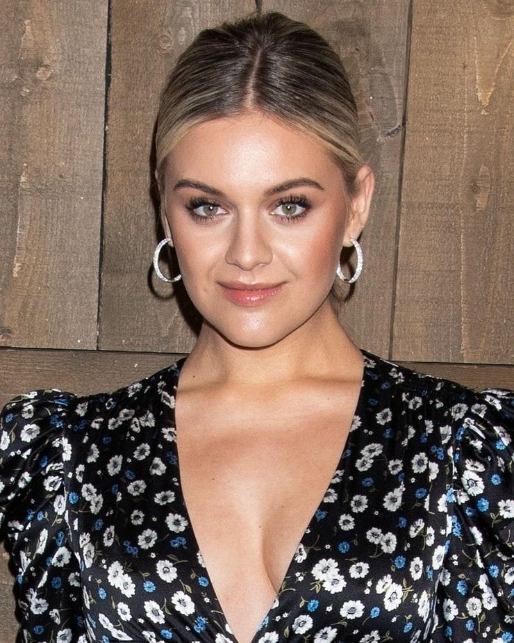 61 Sexy Kelsea Ballerini Boobs Pictures Demonstrate That She Is Probably The Most Smoking Lady Among Celebrities 40