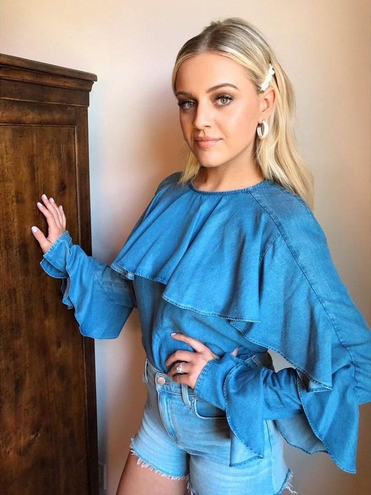 61 Sexy Kelsea Ballerini Boobs Pictures Demonstrate That She Is Probably The Most Smoking Lady Among Celebrities 18