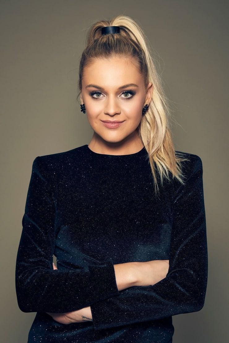 61 Sexy Kelsea Ballerini Boobs Pictures Demonstrate That She Is Probably The Most Smoking Lady Among Celebrities 12