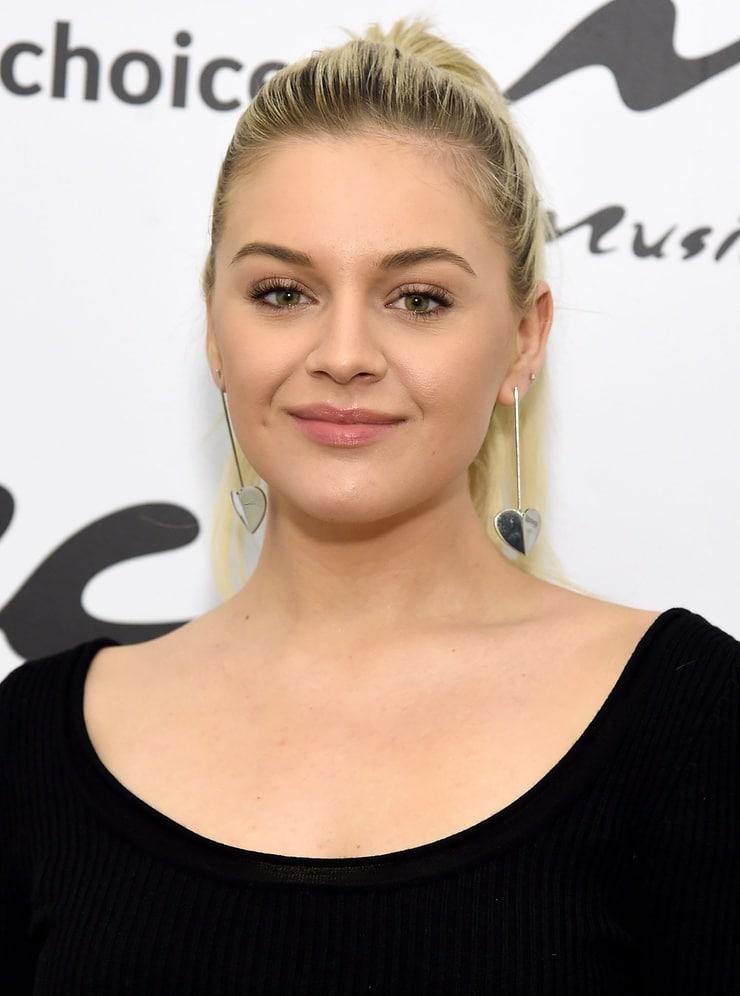 61 Sexy Kelsea Ballerini Boobs Pictures Demonstrate That She Is Probably The Most Smoking Lady Among Celebrities 41