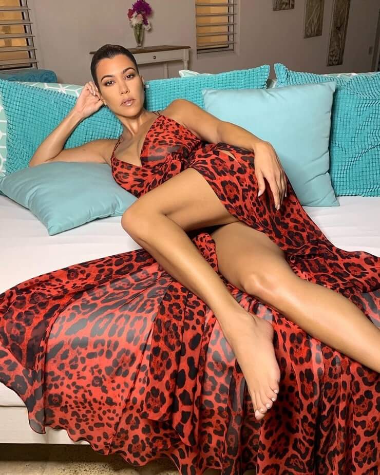 56 Sexy and Hot Kourtney Kardashian Pictures – Bikini, Ass, Boobs 27