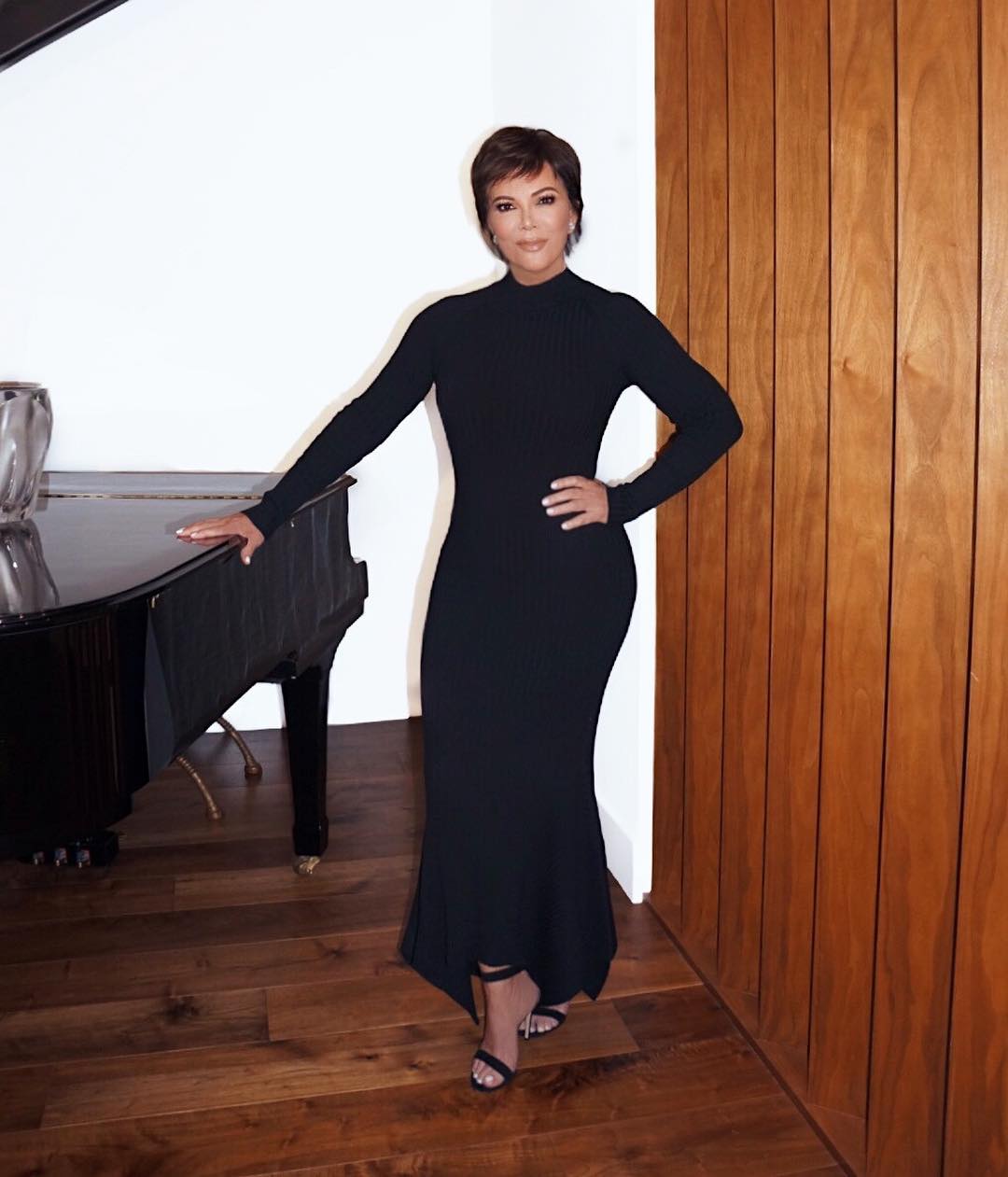 51 Hot Pictures Of Kris Jenner Are Windows Into Heaven 6