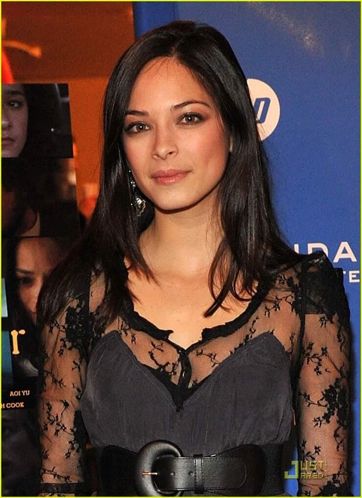 70+ Hot Pictures of Kristin Kreuk Reveal Her Amazing Sexy Body 136