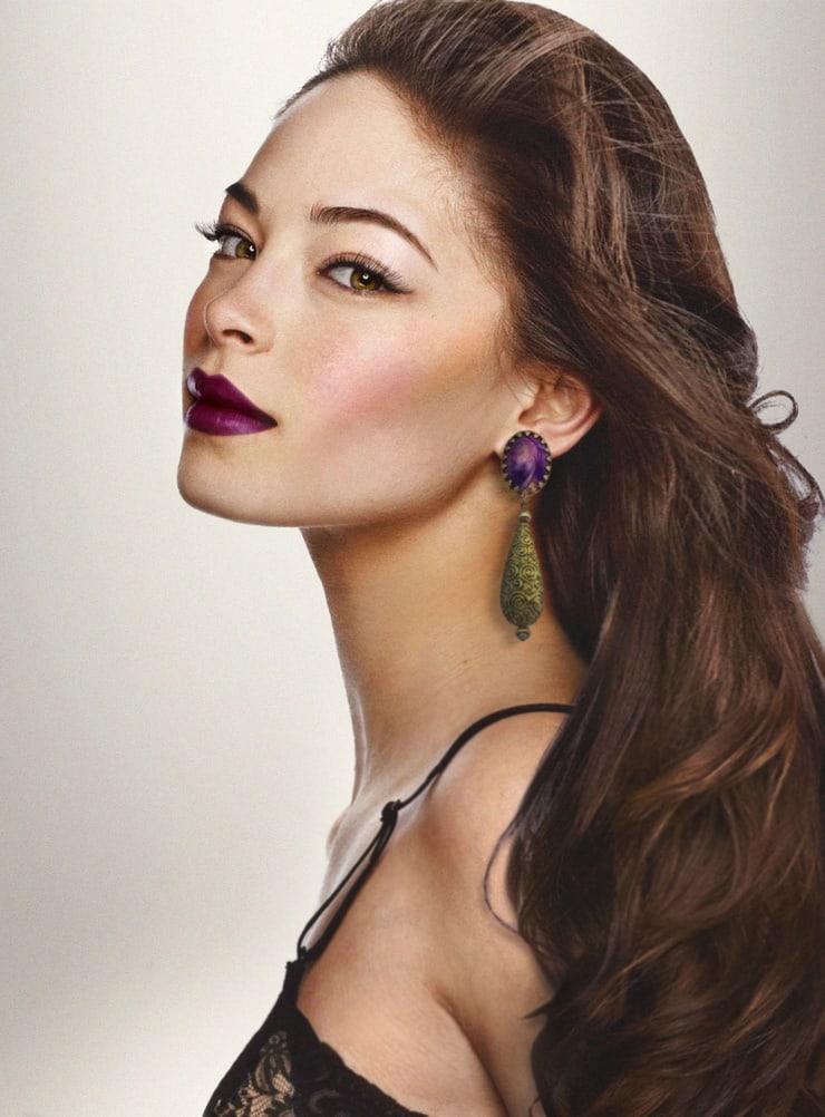 70+ Hot Pictures of Kristin Kreuk Reveal Her Amazing Sexy Body 155