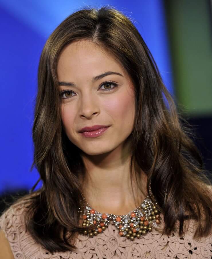 70+ Hot Pictures of Kristin Kreuk Reveal Her Amazing Sexy Body 8