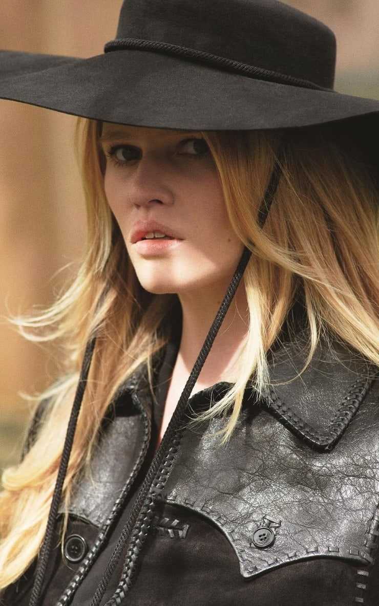 61 Sexy Lara Stone Boobs Pictures Are Blessing From God To People 40