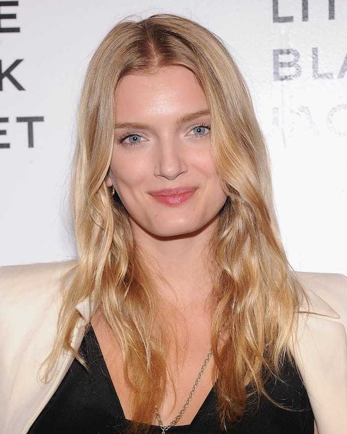 61 Sexy Lily Donaldson Boobs Pictures Which Will Make You Feel Arousing 2