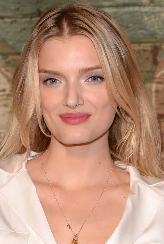 61 Sexy Lily Donaldson Boobs Pictures Which Will Make You Feel Arousing 38