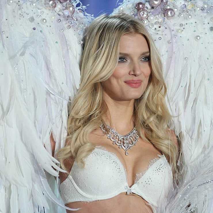 lily donaldson boobs pictures