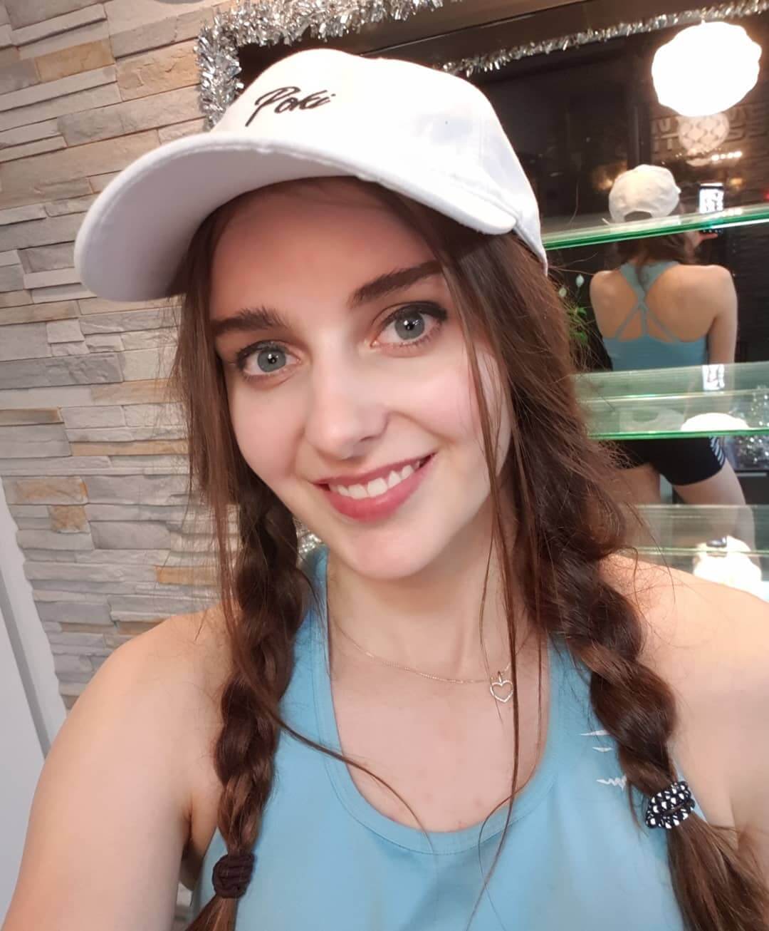 70+ Loserfruit Hot Pictures Are Too Much For You To Handle 18