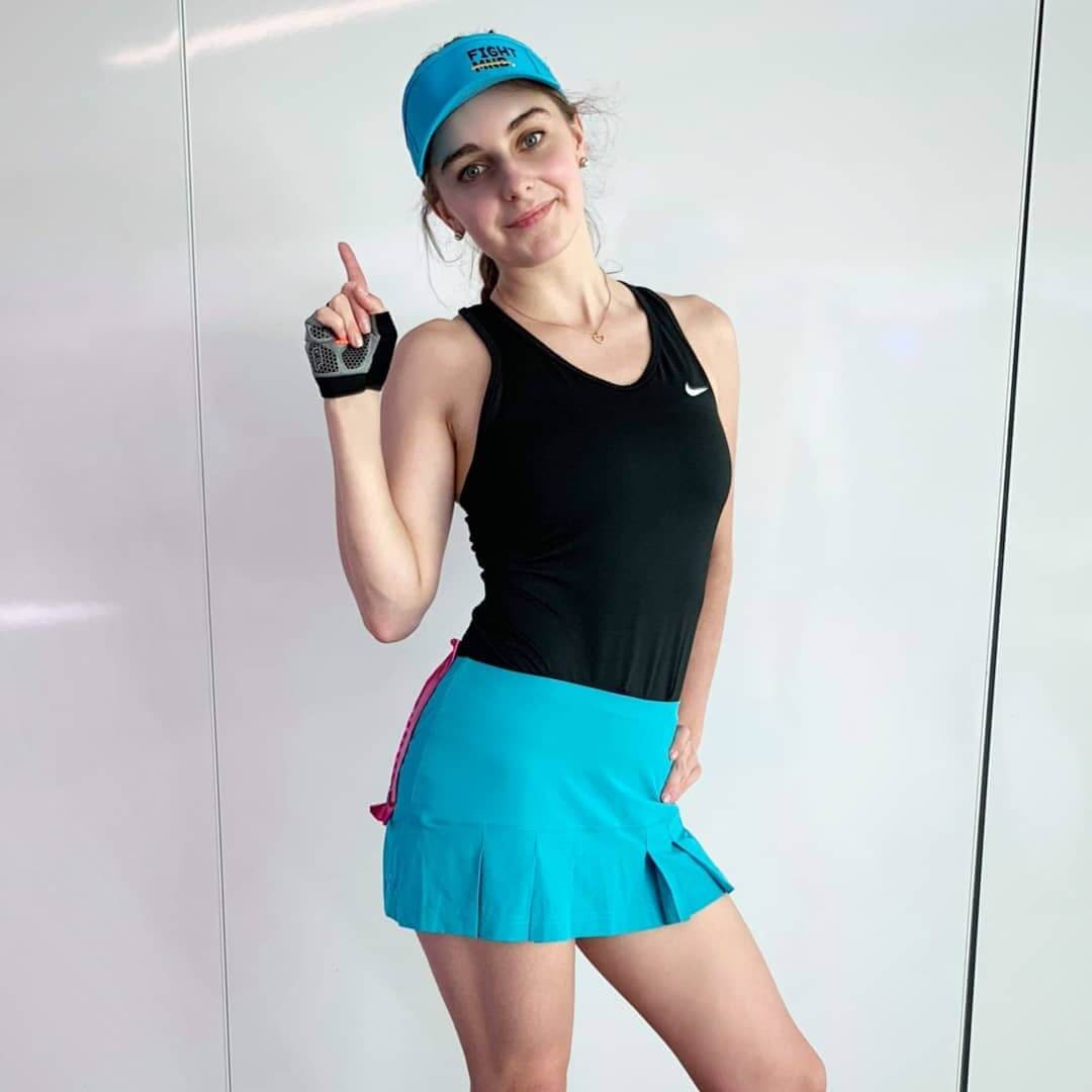 70+ Loserfruit Hot Pictures Are Too Much For You To Handle 14