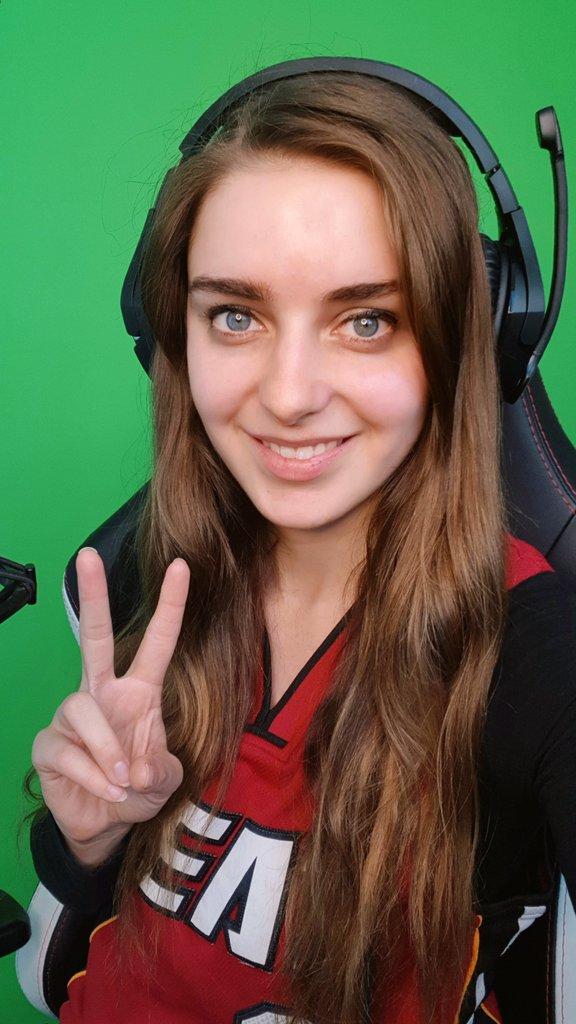 70+ Loserfruit Hot Pictures Are Too Much For You To Handle 45