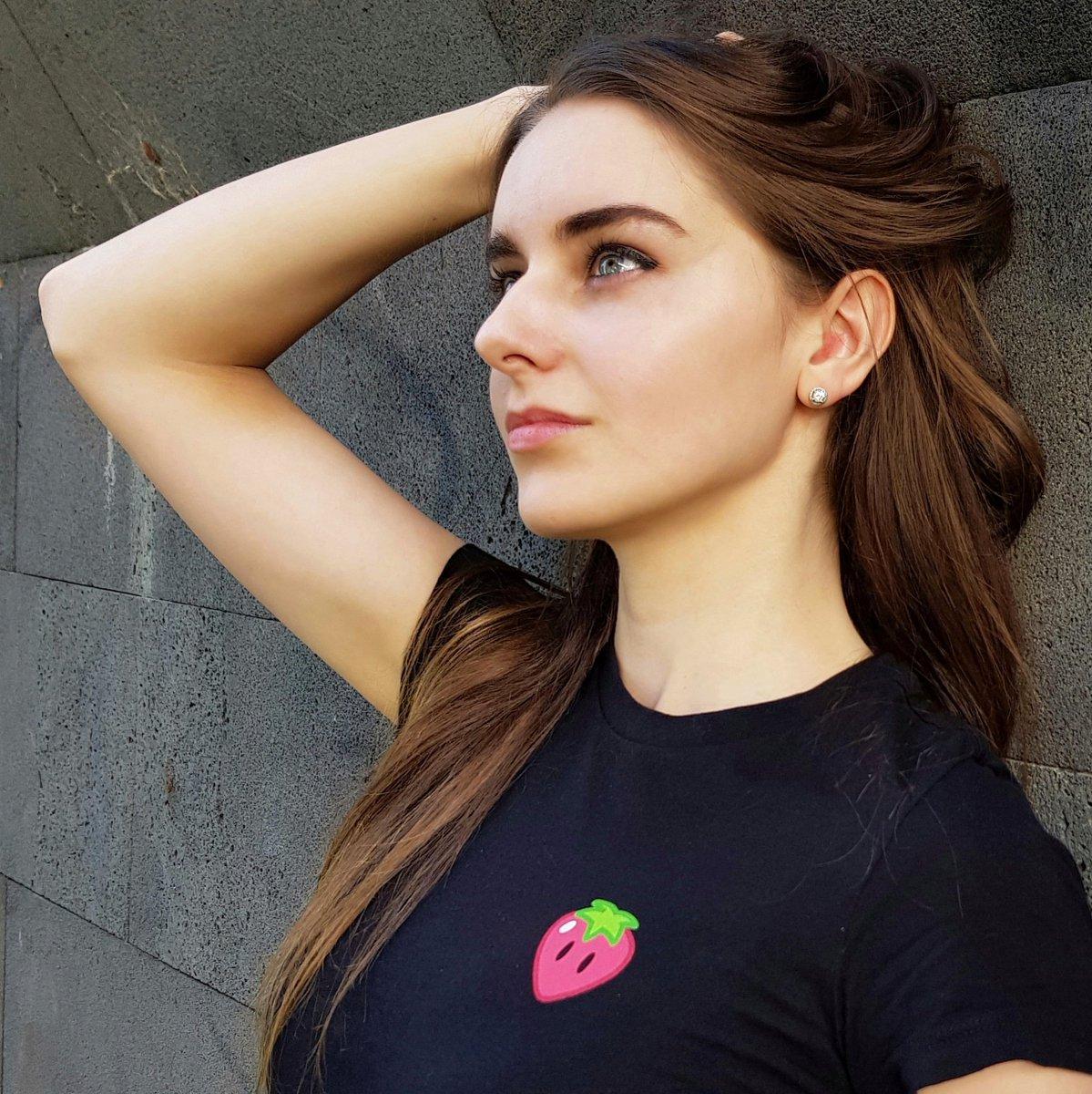 70+ Loserfruit Hot Pictures Are Too Much For You To Handle 46