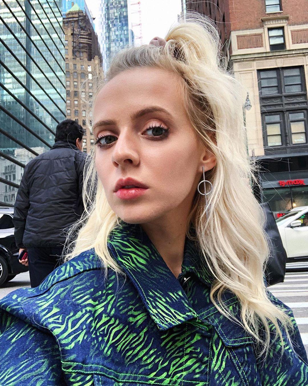 61 Sexy Madilyn Bailey Boobs Pictures Demonstrate That She Is A Gifted Individual 19