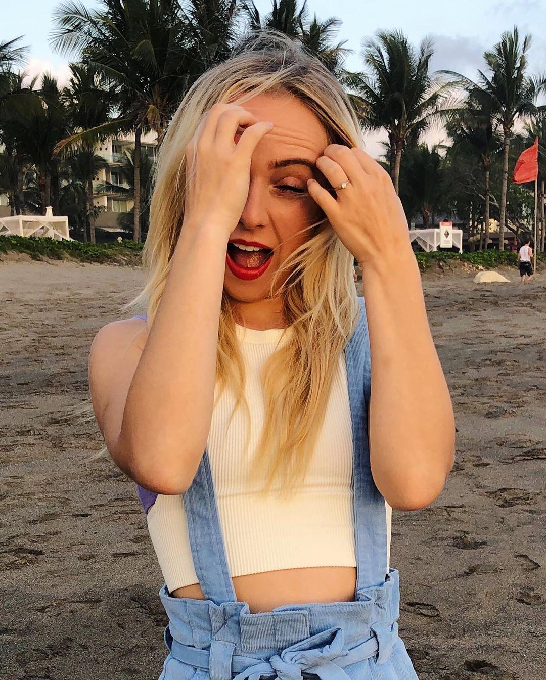 61 Sexy Madilyn Bailey Boobs Pictures Demonstrate That She Is A Gifted Individual 16