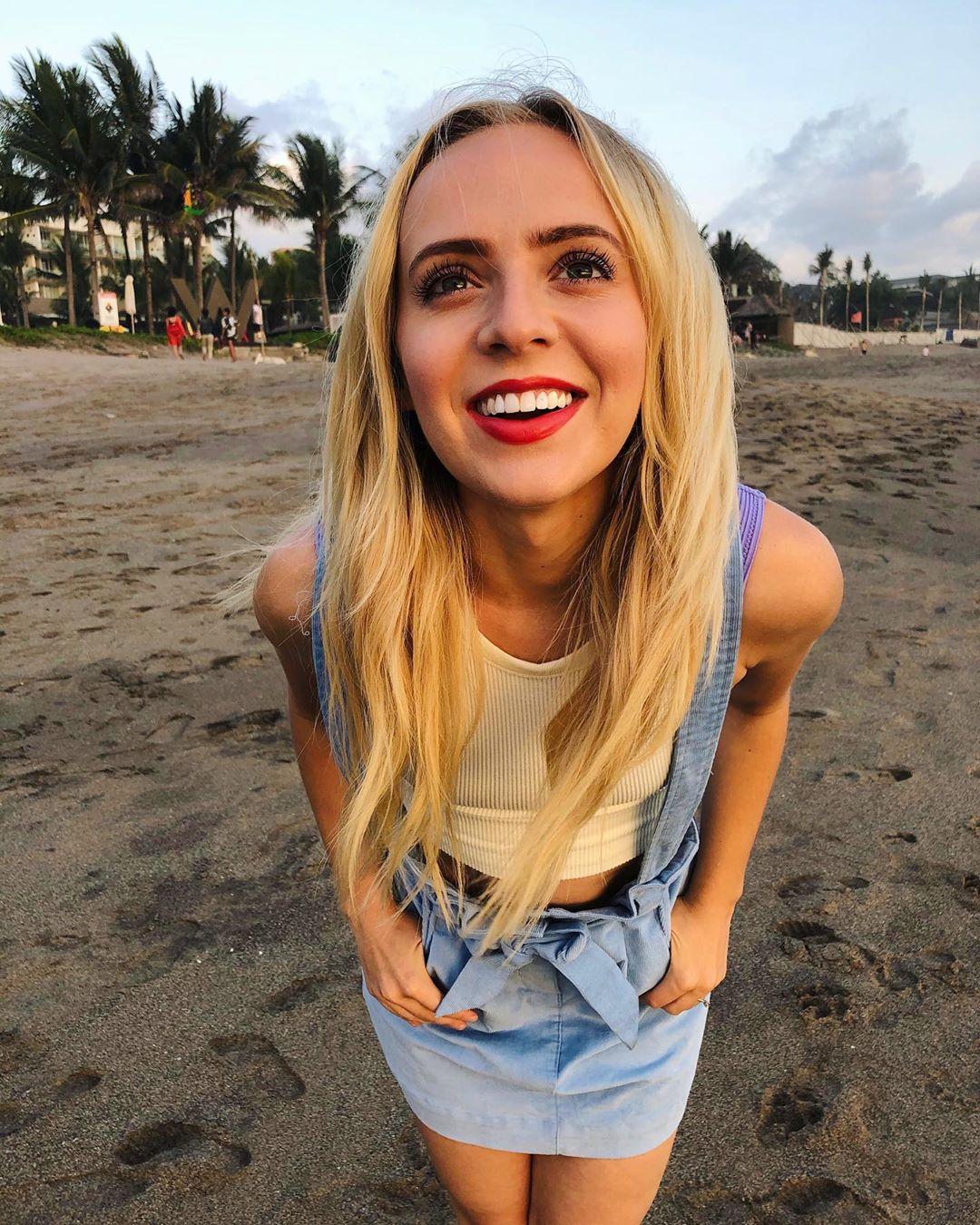 61 Sexy Madilyn Bailey Boobs Pictures Demonstrate That She Is A Gifted Individual 12