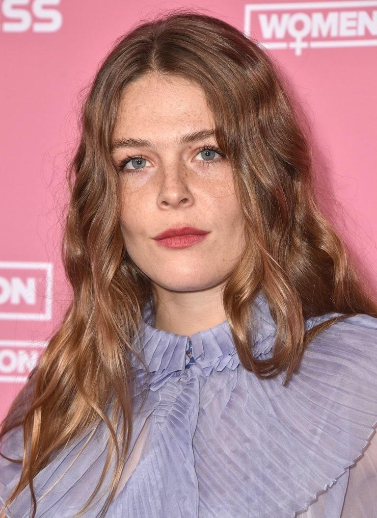 61 Sexy Maggie Rogers Boobs Pictures Will Expedite An Enormous Smile On Your Face 228