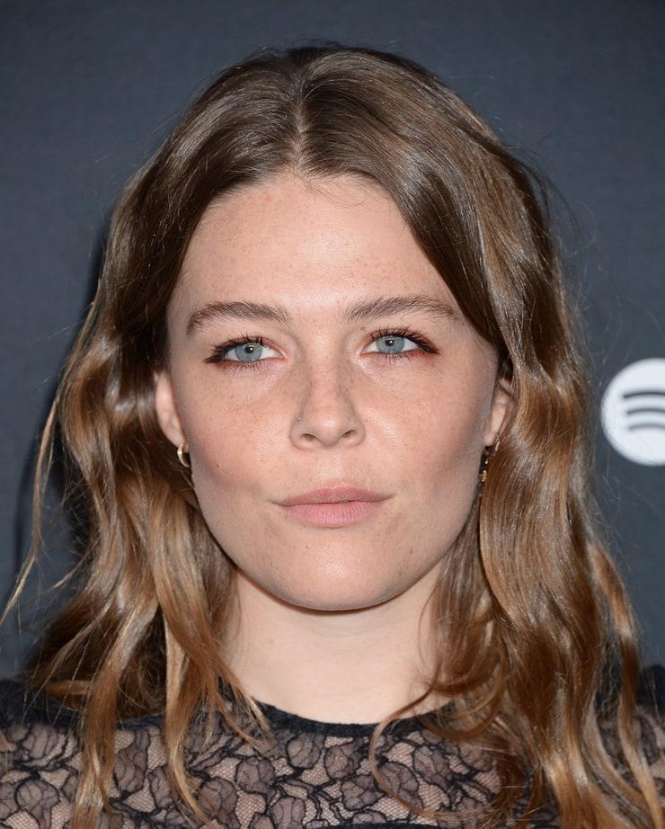 61 Sexy Maggie Rogers Boobs Pictures Will Expedite An Enormous Smile On Your Face 34