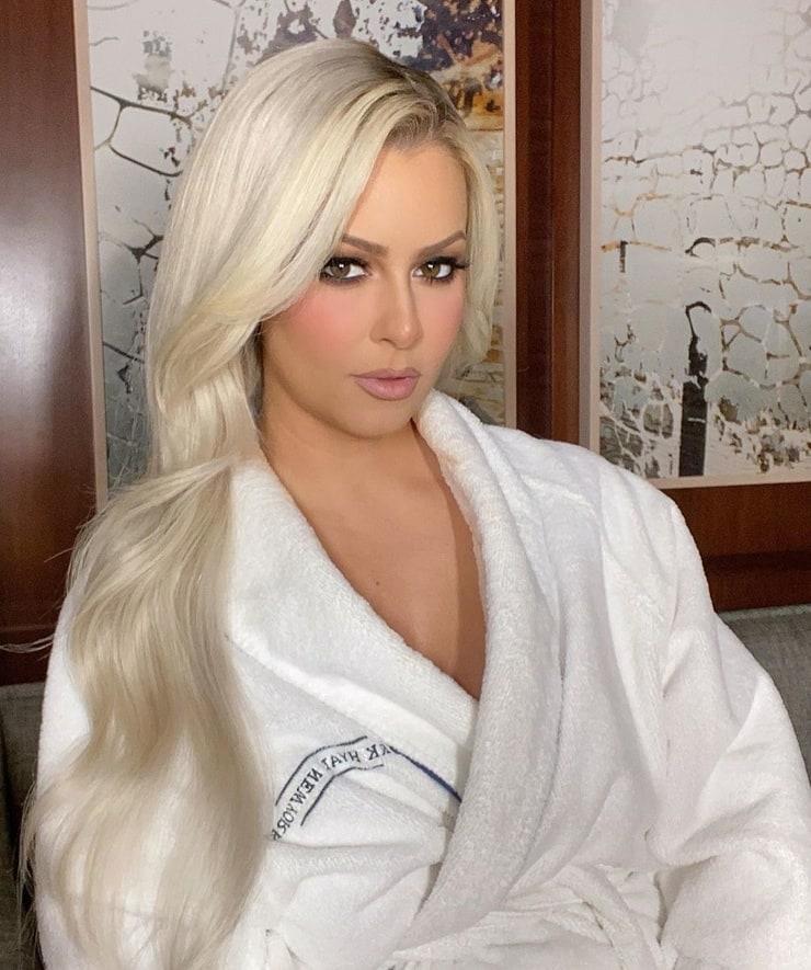 70+ Hot Pictures of Maryse Ouellet Proves that She Is the Sexiest WWE Diva 171