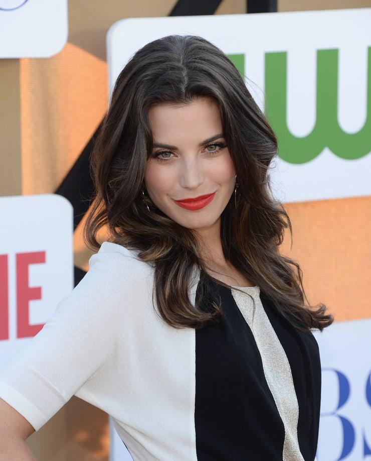 61 Sexy Meghan Ory Boobs Pictures Are Simply Excessively Damn Hot 590