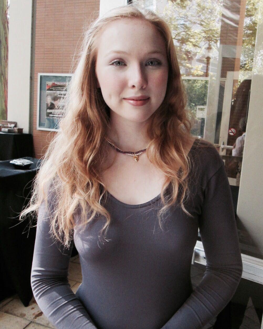 70+ Hot Pictures Of Molly C. Quinn Are God’s Gift For Her Die Hard Fans 111