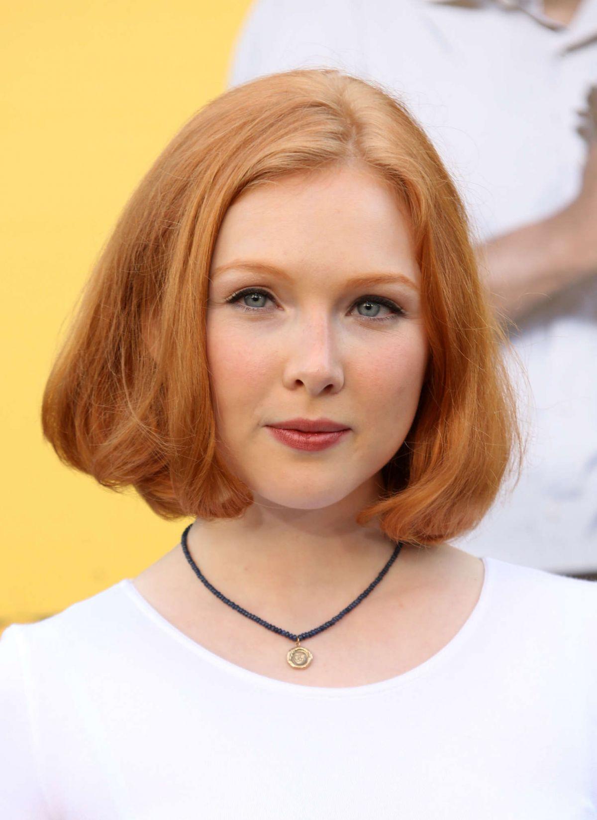 70+ Hot Pictures Of Molly C. Quinn Are God’s Gift For Her Die Hard Fans 29