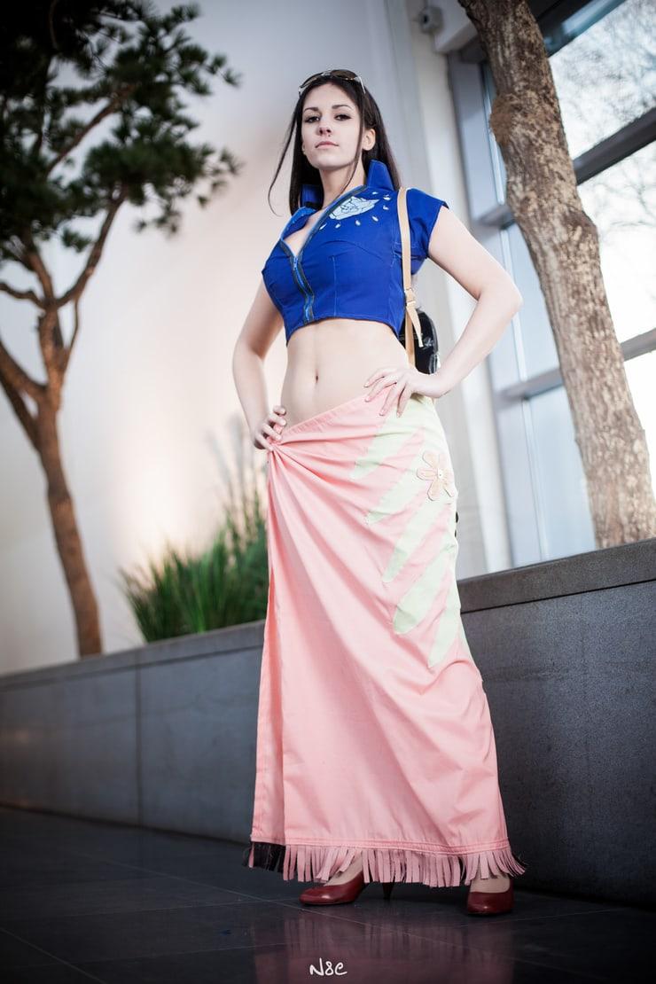 70+ Hot Pictures Of Nico Robin Which Expose Her Curvy Body 12