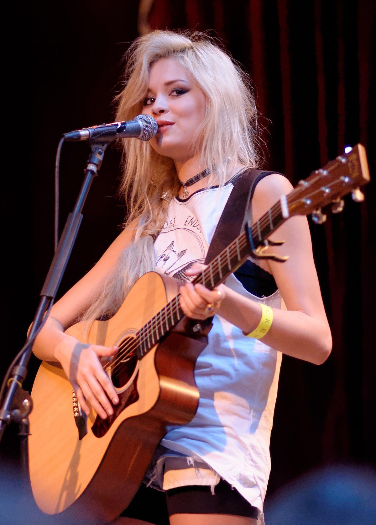61 Sexy Nina Nesbitt Boobs Pictures Which Will Leave You Amazed And Bewildered 4